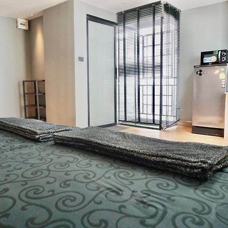 Silom Soi 3 Hash Apartment Hip And Funky With Rooftop View Bangkok Exterior foto