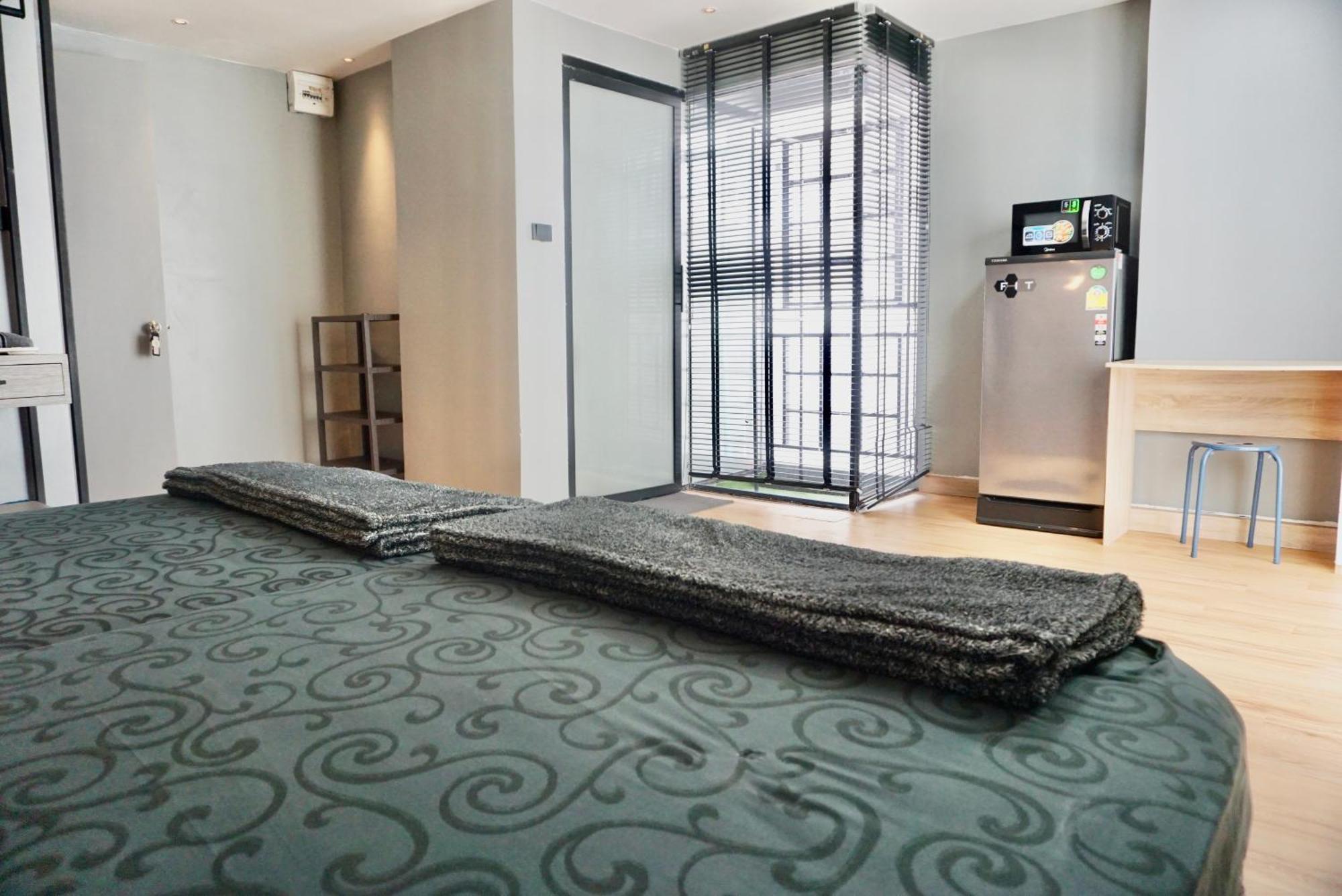 Silom Soi 3 Hash Apartment Hip And Funky With Rooftop View Bangkok Exterior foto